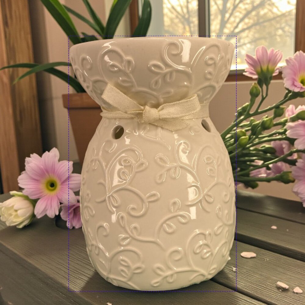 HALLMARK -- Tea Lite Wax Warmer, Wedding Edition, White with White Bow, Vintage